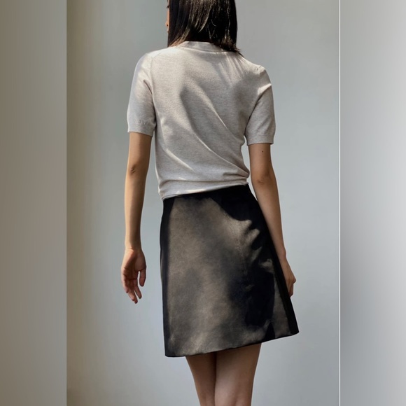 Aritzia Dresses & Skirts - Aritzia Babaton - EUC Modern Mini Skirt Vegan Grey Suede